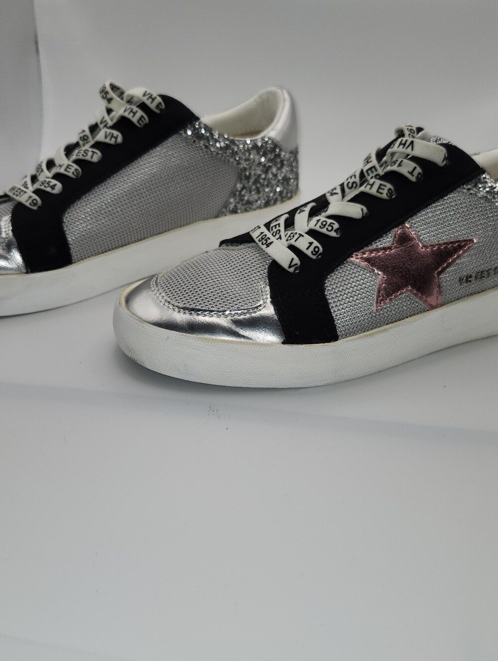 Vintage havana Women's Silver & Pink Star Lace-Up Sneakers - Detail
